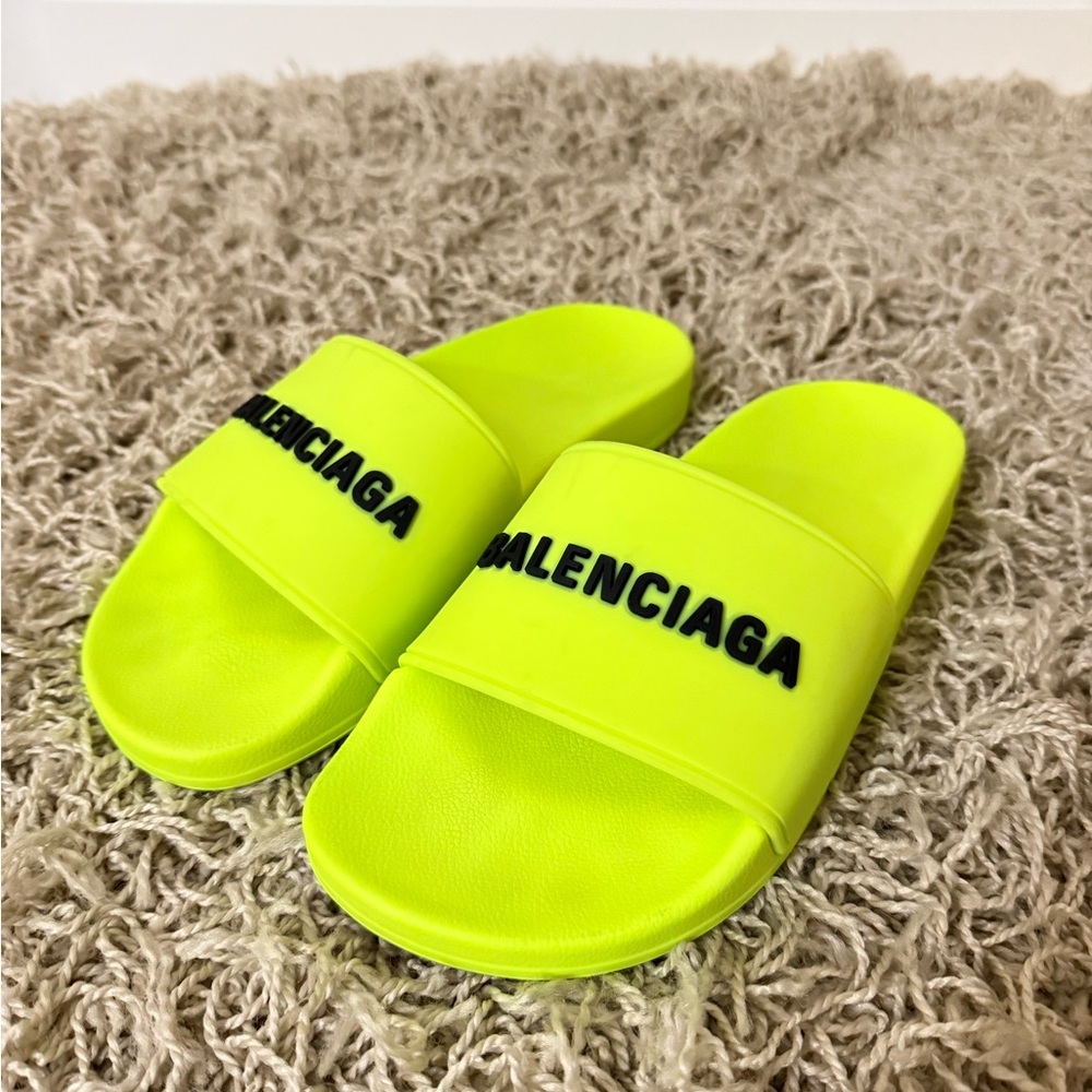 Balenciaga Pool Slides
